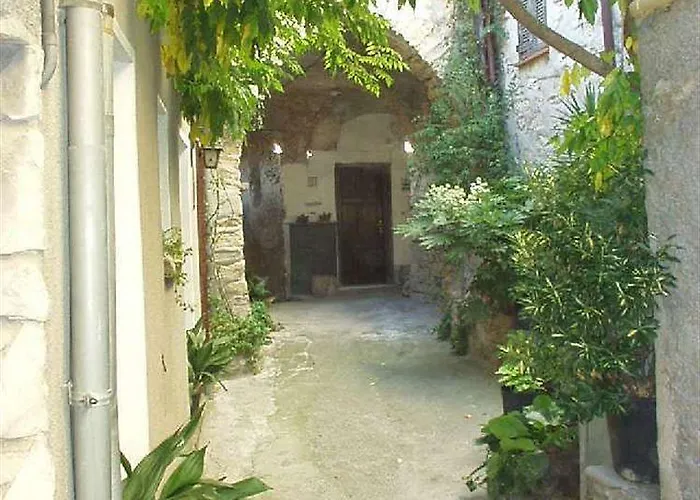 Borgata Castello * Chiusanico