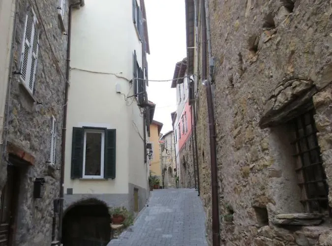 Borgata Castello Chiusanico